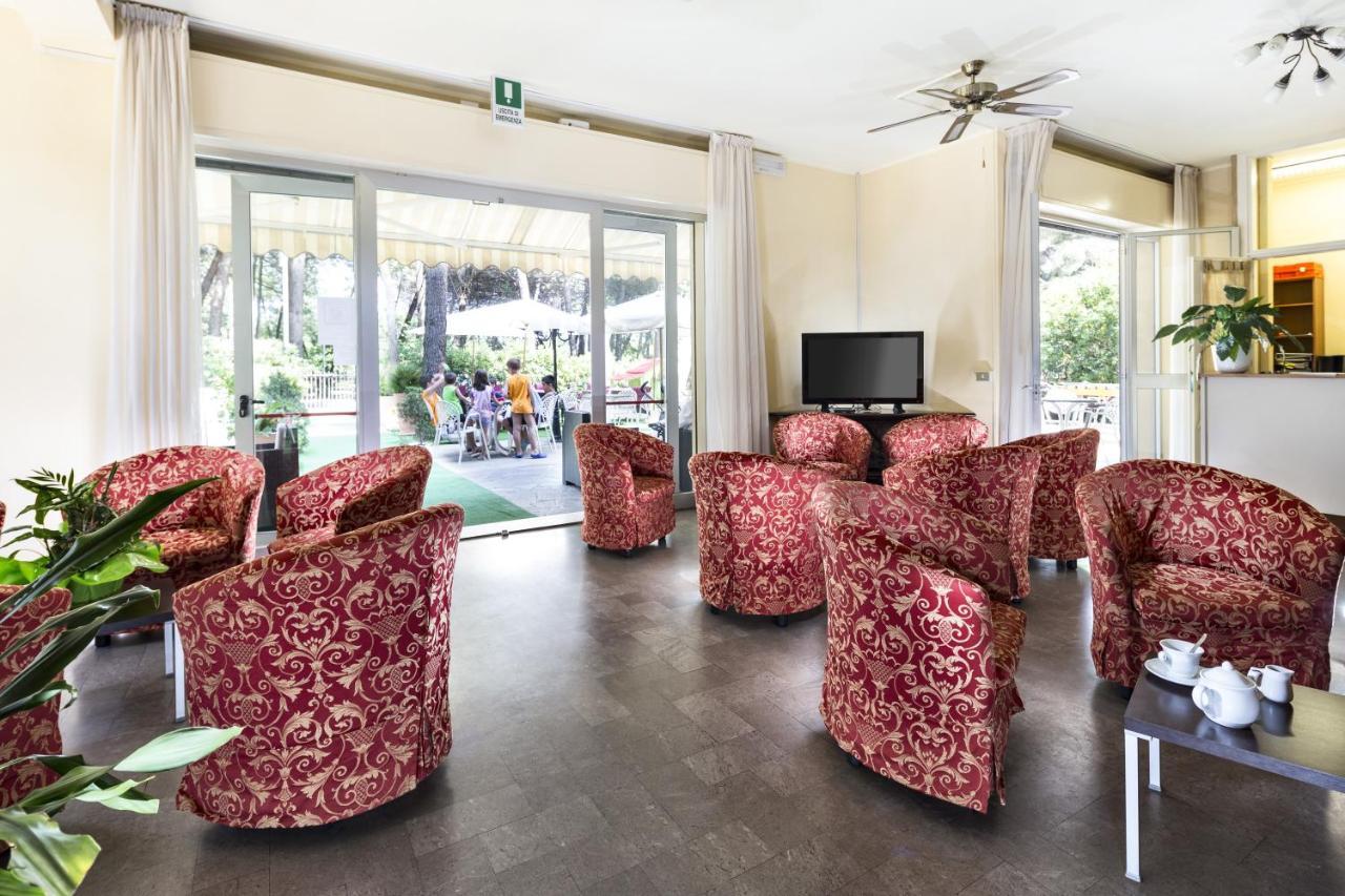 Park Hotel Pineta チェルヴィア エクステリア 写真